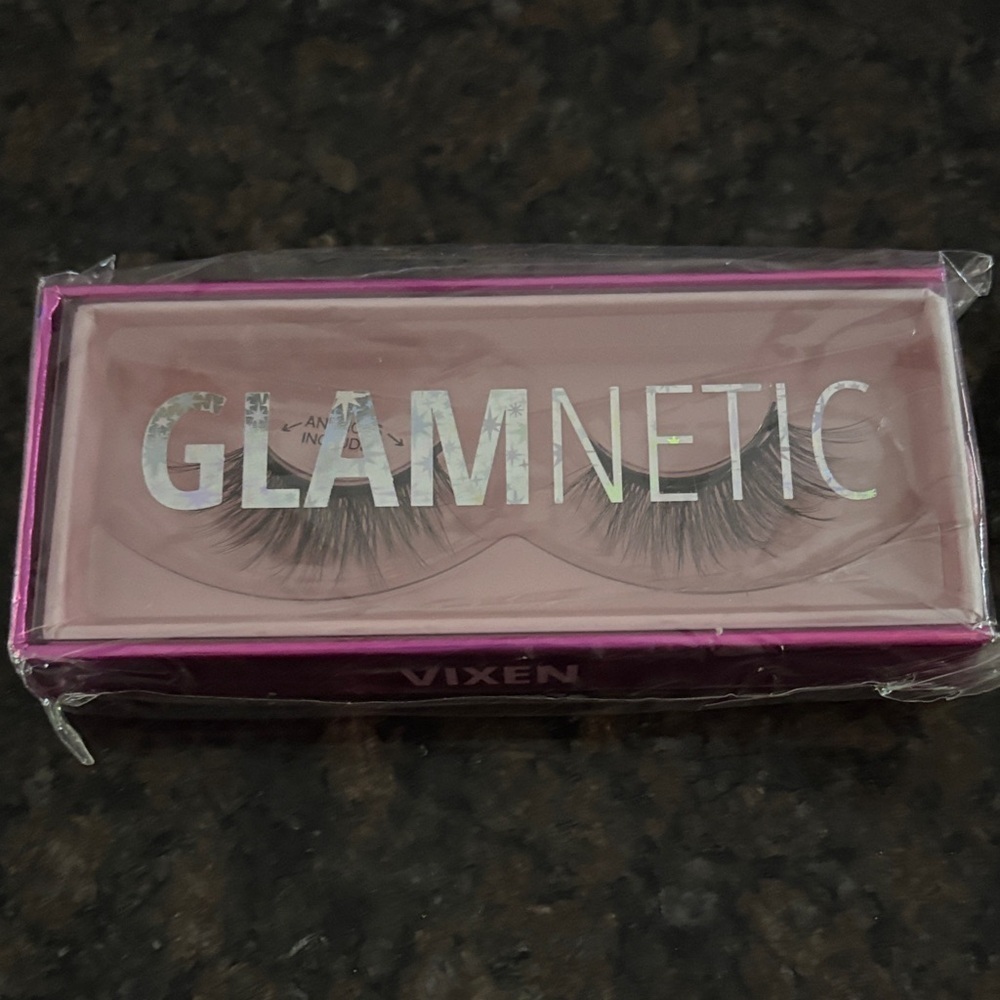 NIB Vixen Magnetic Eyelashes - Black